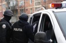 Descinderi cu mascații la domiciliile unor hoți din Vorniceni. Au furat bunuri de mii de lei dintr-o casă nelocuită