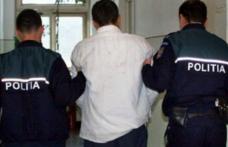 Bărbat de 46 de ani, reţinut pentru furt şi tentativă la tâlhărie
