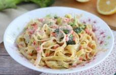 Tagliatelle cu somon și broccoli