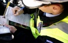 Șofer fără permis prins în timp ce conducea o mașină cu numere de înmatriculare expirate din anul 2018