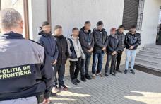 Cetățeni asiatici depistați de polițiștii de frontieră din Dorohoi în timp ce încercau să intre ilegal în România - FOTO