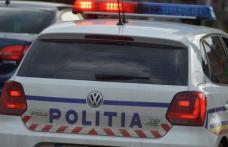 Băut şi fără permis, prins de poliţişti după ce a intrat cu maşina într-un gard