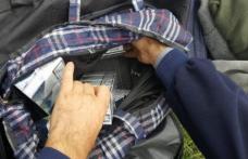 Contrabanda cu țigări nu ține cont de vârstă! Un bărbat de 73 de ani prinsă cu mai multe pachete cu ţigări netimbrate