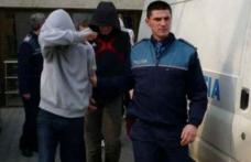 Doi minori au ajuns pe mâna poliției după ce au comis mai multe furturi