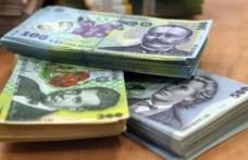 Majorări salariale pentru anumiţi angajaţi plătiţi din fonduri publice au fost promulgate de președintele Iohannis