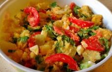Salată caldă de cartofi