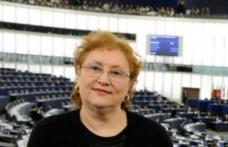 Renate Weber: „Timmermans se folosește în scopuri personale de funcție”