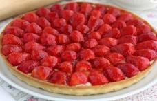 Tartă cu căpșuni și cremă de patisserie