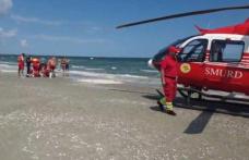Imagini dramatice! Bărbat scos din mare, resuscitat și preluat de elicopterul SMURD