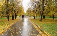 Vreme ploioasă în octombrie, lapoviţă în estul ţării din noiembrie. Vezi prognoza pe trei luni