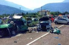 Accident grav cu 6 maşini şi 12 victime, provocat de o depăşire ratată a unui român, în Italia 
