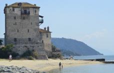 Doi români au murit în Grecia, din cauza fenomenelor meteo extreme. Șase morți în total !