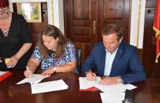 Primăria Dorohoi: Au fost semnate zece contracte subvenție în cadrul Concursului de planuri de afaceri Business Start Dorohoi - FOTO