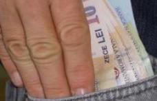 Profesori, cercetaţi pentru că ar fi luat mită la bacalaureat