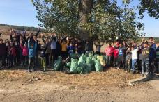 Sute de voluntari au luat parte la acţiunea de ecologizare „Let’s do it, România” în Dorohoi - FOTO