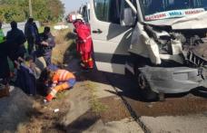 ACCIDENT GRAV! Șase răniți în urma impactului dintre un microbuz din Botoșani și un autoturism, în județul Bacău - FOTO