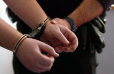 Trei hoţi suspectaţi că au furat obiecte electrocasnice şi scule electrice, dintr-o locuință, cercetați pentru furt calificat