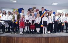 Program artistic la Școala Gimnazială „Mihail Sadoveanu” din Dumbrăvița, de Ziua Națională a României - FOTO