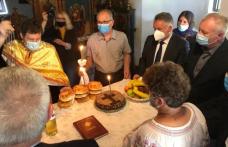 Prefectul și directorul cancelariei au depus o coroană de flori la bustul poetului național - FOTO