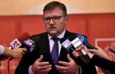În timp ce PSD a dat votul decisiv pentru desființarea pensiilor speciale, PNL joacă la păcănele viața românilor