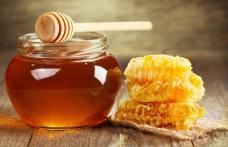 Mierea este toxică dacă se adaugă în aceste lichide