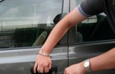 Trei tineri cercetaţi de poliţişti pentru furt calificat