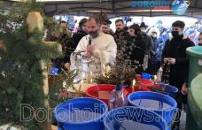 Bobotează 2021: Sute de credincioși din Dorohoi au primit agheasma mare - FOTO