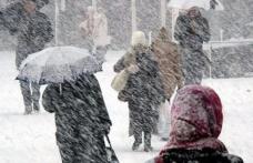 Meteorologii atenționează! Urmează trei zile de ninsori moderate cantitativ și polei