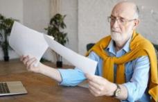 Guvernul a aprobat proiectul de lege care interzice cumulul pensiei cu salariul, inclusiv în învățământ