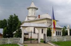 Preasfințitul Nichifor Botoșăneanul va oficia slujba la Biserica „Sfânta Treime” Smârdan