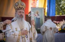 IPS Teofan a sfințit noua biserică din cimitirul Parohiei Dealu Mare - FOTO