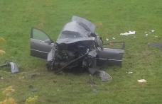 Doi tineri răniți după un accident produs între Podeni și Vlădeni - FOTO