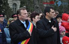 Dorohoi (VIDEO-FOTO): Manifestări de Ziua Naţională cu discursuri, fasole, cârnaţi și vin fiert