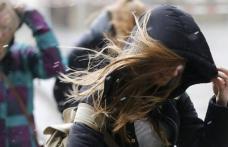 Meteorologii au emis o informare meteo de vânt și ninsori la altitudini mari