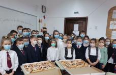 Bucuria de a dărui la Școala Gimnazială „Spiru Haret” din Dorohoi - FOTO
