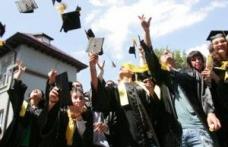 Absolvenţii Universităţii „Spiru Haret” au scăpat de reluarea licenţei