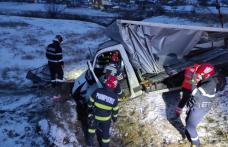 ACCIDENT în această dimineață! Doi bărbați au avut nevoie de îngrijiri medicale - FOTO