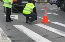 Accident pe trecerea de pietoni! Tânăra șoferiță a plecat de la locul faptei