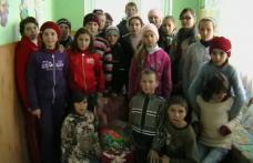 Mesagerii lui Moş Neculai vin la Grădiniţa nr.2 Vf. Cîmpului