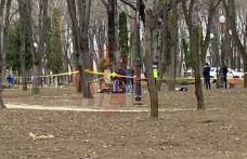 Tânăr găsit împușcat în cap în Parcul Copou din Iași! Se presupune că este un polițist din județul Botoșani