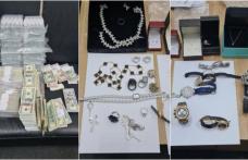 Doi soți ucraineni au fost prinși în vamă cu 1,6 milioane de dolari cash, bijuterii și ceasuri
