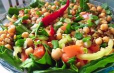 Salată de năut, linte, spanac