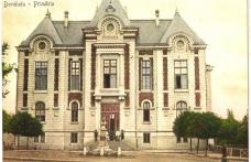 Amintiri despre trecut – Dorohoiul de altădată - Statuia lui Mihail Kogălniceanu