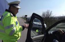 Șofer prins la volan de polițiști deși avea permisul reținut