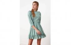 8 sfaturi pentru a purta o rochie mini cu încredere