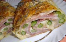 Ruladă cu sparanghel, brânză și prosciutto crudo