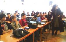 Școala nr.7: „Violența în copilărie și adolescență – o alegere greșită”