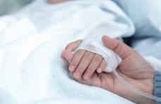 Un copil din Suceava a fost la un pas de moarte după ce a mâncat o conservă