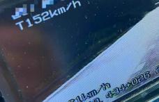 Tânăr prins de polițiști în timp de gonea cu 152 km/h în localitate, fără a deține permis de conducere