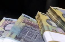Tânără cercetată după ce a furat peste 40.000 lei de la doi bătrâni